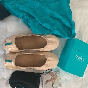 Nude Tieks size 9